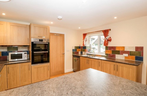 Martock Cottage | Vine Lodge