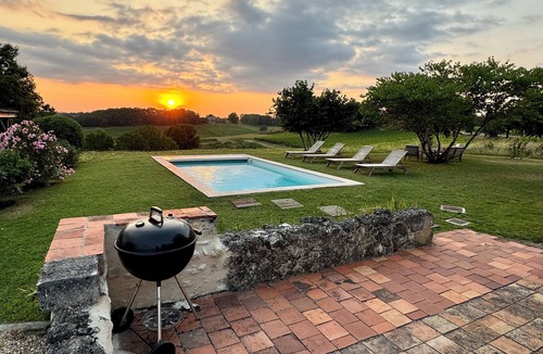 Gardegan-et-Tourtirac House | Vineyard escape, heated pool. Ideal for families/groups friends, near St-Émilion
