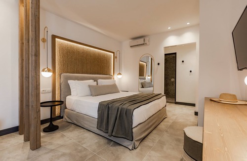 Akrotiri House | Vineyard Exclusive Suites