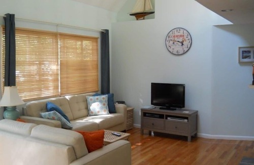 Tisbury House | Vineyard Haven, Quiet Setting Just Minutes from Ferry and Bus