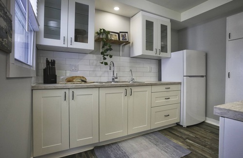 Beamsville House | Vineyard Location Clean Spacious Family Accommodation 3 Bedroom