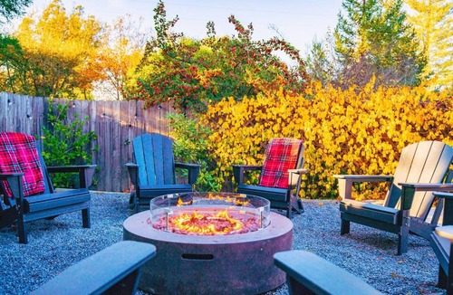 Graton House | Vineyard View: Spa | Fire-pit | Dog Friendly