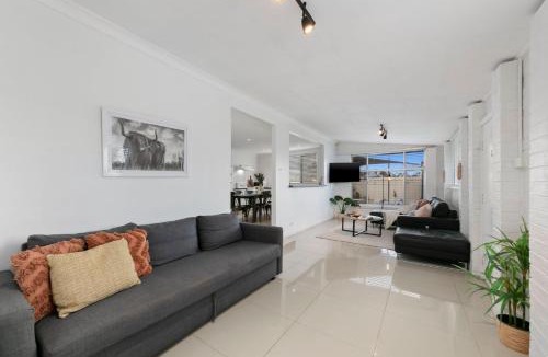 Newcastle House | Vino Cottage