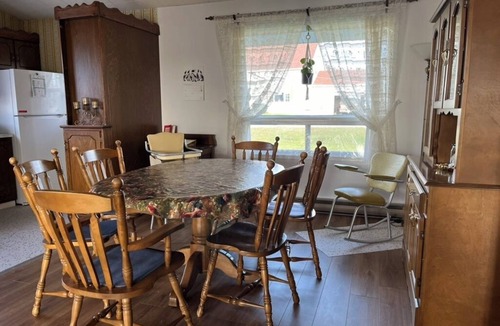 Armagh House | Vintage '70s with modern comforts