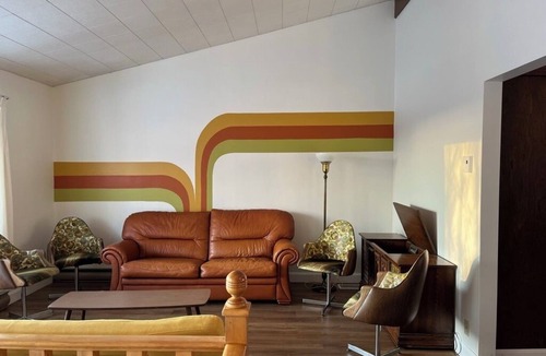 Armagh House | Vintage '70s with modern comforts