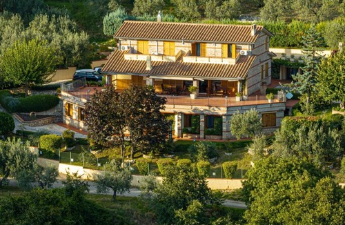 Terni Apartment | Vintage charm and views of the Valnerina Valley