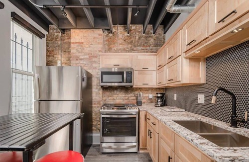 College Avenue Historic District Apartment | Vintage Downtown Loft w/Old School Pinball Machine
