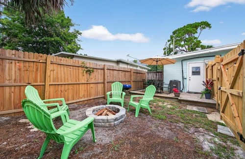 Port Orange Apartment | Vintage Florida Pet-Friendly Retreat