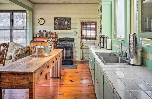 New Roads House | Vintage Louisiana Vacation Rental Home