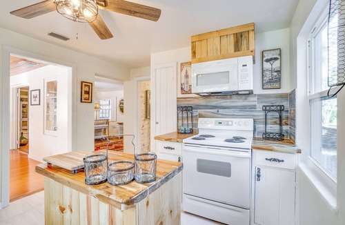 Mount Dora Cottage | Vintage Mount Dora Cottage w/Screened Porch!