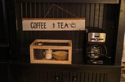 Springfield House | Vintage On Vine - Central 1940's Charming Bungalow
