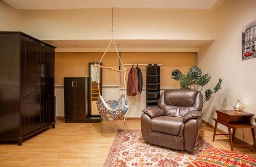 Zamalek Apartment | Vintage Vibrant Space !