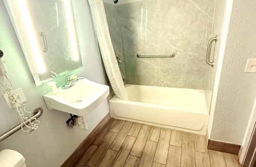 Paris Hotel | VIP INN AND SUITES