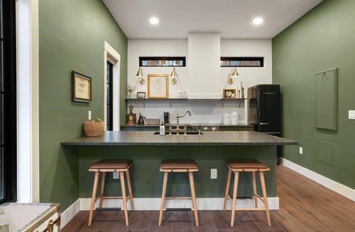 New Plymouth Cabin | Virginia's House | Hocking Hills, Unique Retreat