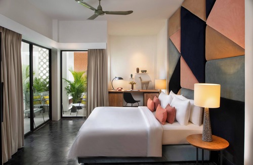Downtown Siem Reap Hotel | Viroth's Villa