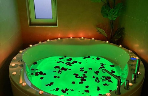 Timisoara Apartment | VISAJ Jacuzzi Romantic