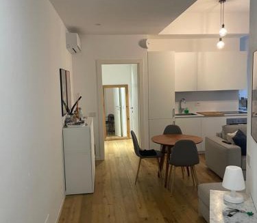 Tricolore Apartment | Visconti di Modrone 18