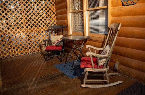 Warm Springs Cabin | Visit Mountain Getaway for July 4th! - Hot Tub - Fiber Wifi - Callaway