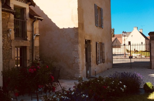 Epaney Cottage | Visit Normandy with family or friends easily thanks to this central place