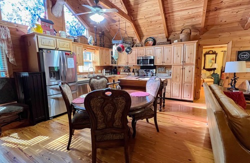 Pine Mountain Cabin | Visit Sparkleberry for the 4th! - Fiber Wifi! - Close to Callaway Gardens
