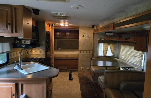 Roberts Creek House | VISIT THE FARM LIFE REST AND RELAX