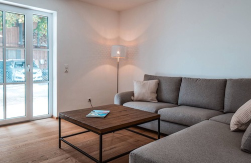 Stephanskirchen Apartment | VISITALPS garden apartment Gutshof am Simssee