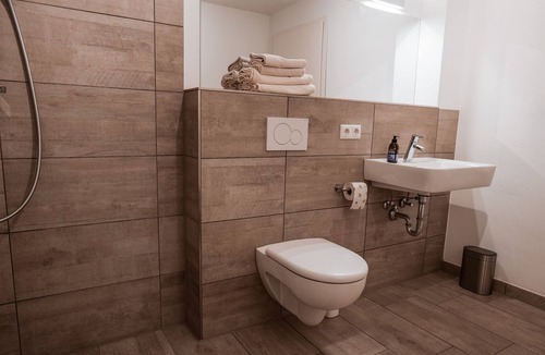 Stephanskirchen Apartment | VISITALPS garden apartment Gutshof am Simssee
