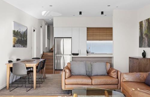 Pohara House | Vista al Mar