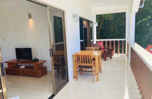 Anse Volbert Village House | Vista D'Oro