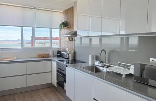 Cacilhas Apartment | Vista Tejo - River View Apartment by Domar Living