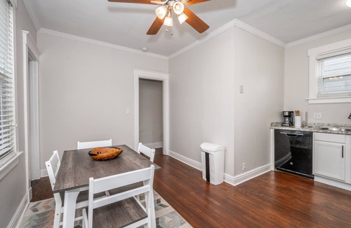 Hyde Park House | Vista View Villa Suites – Whole Home Rental! 2 Private Condos 10 Min to Downtown