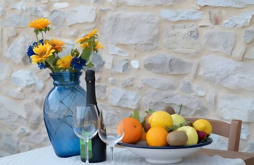 Follina Apartment | 'Vitis Vinifera Room' with Shared Garden and Wi-Fi