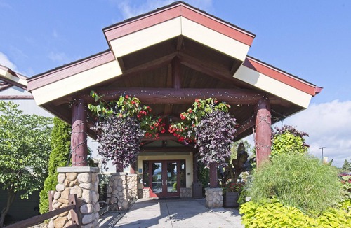 Wisconsin Dells Cottage | Vivacious Christmas Mountain Village, 2 Bedroom Cottage