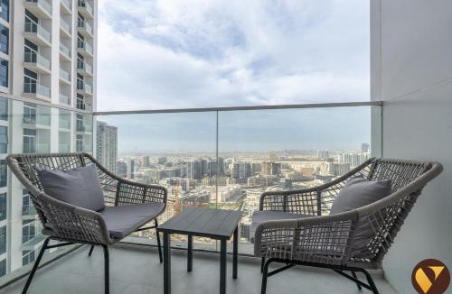 Al Barsha Apartment | Vogue Vacation Homes, Arjan Skyz by Danube near Miracle Garden, Studio Apartment with Balcony and City View, Access to all Amenities
