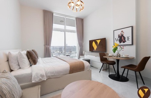 Al Barsha Apartment | Vogue Vacation Homes, Arjan Skyz by Danube near Miracle Garden, Studio Apartment with Balcony and City View, Access to all Amenities