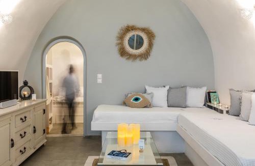 Karterados Apartment | Volcave Suites
