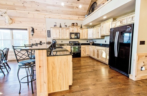 Frank Cabin | Voted "BEST VIEWS" - Private 6 Acres - High Demand Area! - Surrounded by Forest!