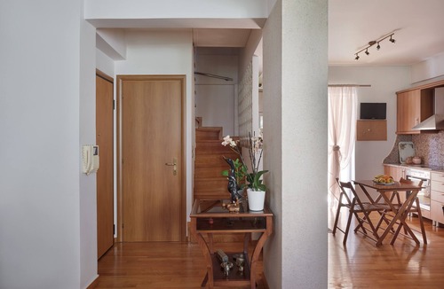Vari-Voula-Vouliagmeni House | Voula Riviera Stylish Maisonette with Lush Garden, Near-Beach!
