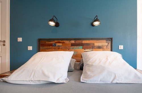 Baden Bed & Breakfast | Voyage B&B with Shared Terrace, Communal Garden & Wi-Fi