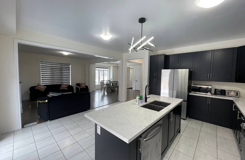 Mount Pleasant House | VRBO Bring the Whole Crew Stunning 6BR Family Escape Getaway Room for Everyone