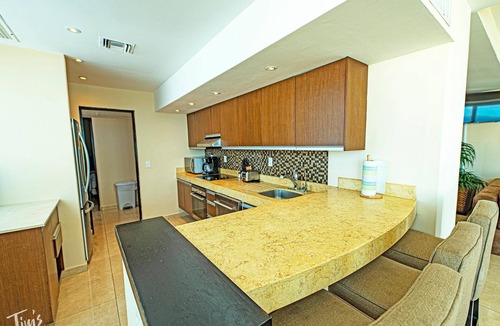 Zona Hotelera Condo | VRBO Premier Host – Beachfront – 8BR/6Bth – Penthouse Combo #313