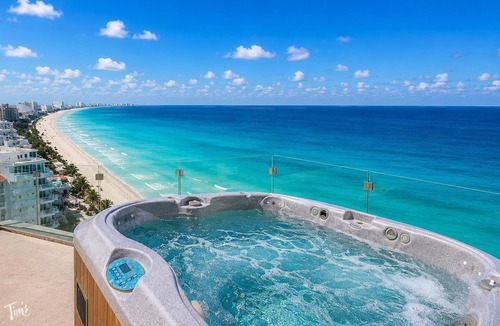 Zona Hotelera Condo | VRBO Premier Host – Beachfront – 8BR/6Bth – Penthouse Combo #313
