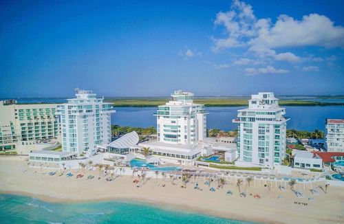 Zona Hotelera Condo | VRBO Premier Host – Beachfront – 19BR/16Bth – Penthouse Combo #301234