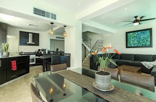 Zona Hotelera Condo | VRBO Premier Host – Beachfront – 8BR/6bth – Penthouse Combo #312