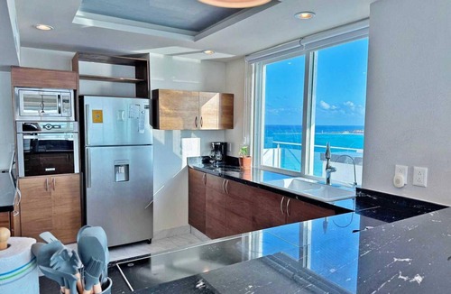 Zona Hotelera Condo | VRBO Premier Host – Beachfront – 8BR/7bth – Penthouse Combo #334