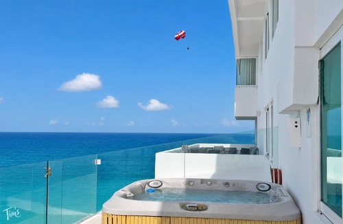 Zona Hotelera Condo | VRBO Premier Host – Beachfront – 8BR/7bth – Penthouse Combo #334