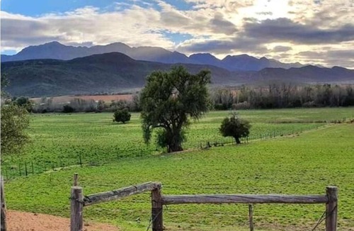 De Rust House | Vredelus Farm Stay