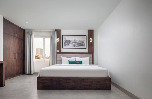 Daun Penh Hotel | Vrest Hotel