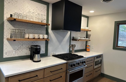 Valois House | VRFLX Seneca Lake Access | Walk to Beach
