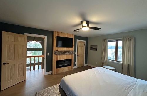 Valois House | VRFLX Seneca Lake Access | Walk to Beach